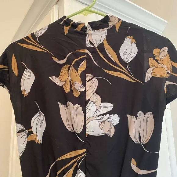 Chic Black Floral Maxi Dress - Picture 6 of 6